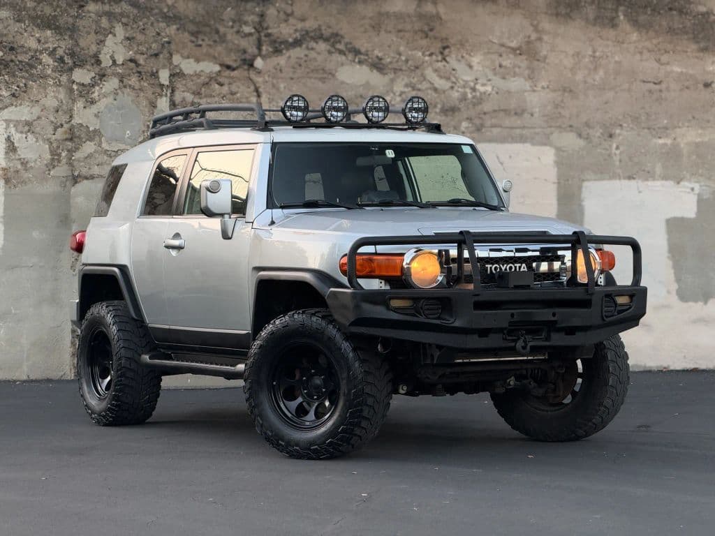 2007 Toyota FJ Cruiser — photo 1 of 23